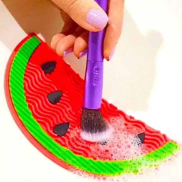 LAST 1! Tarte Brush Bestie Watermelon Cleansing Mat - Picture 2 of 5